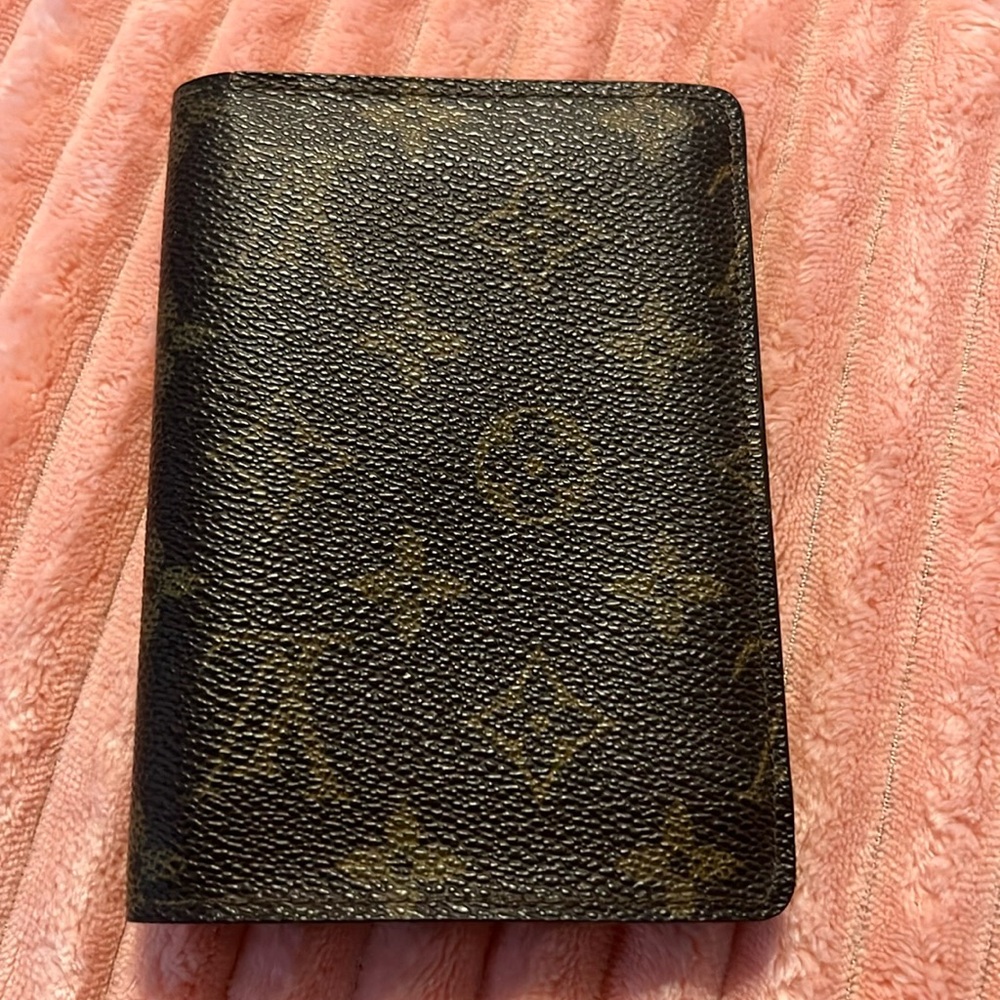 LV Wallet